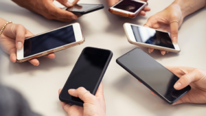 compare-offers-holding-phones